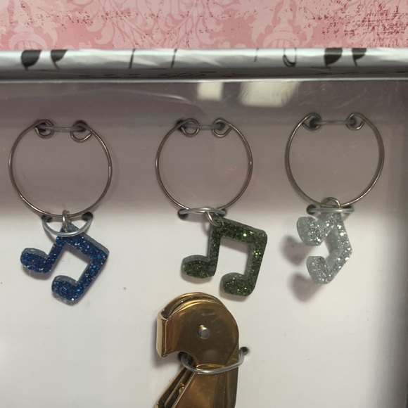 Brand New! 💥Gift Box set of Wine Glass Charms, wine opener, musical stopper💥 - Picture 5 of 8